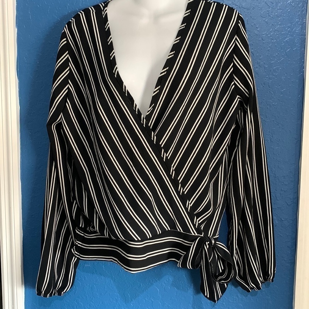 Wild live stripped blouse for women.